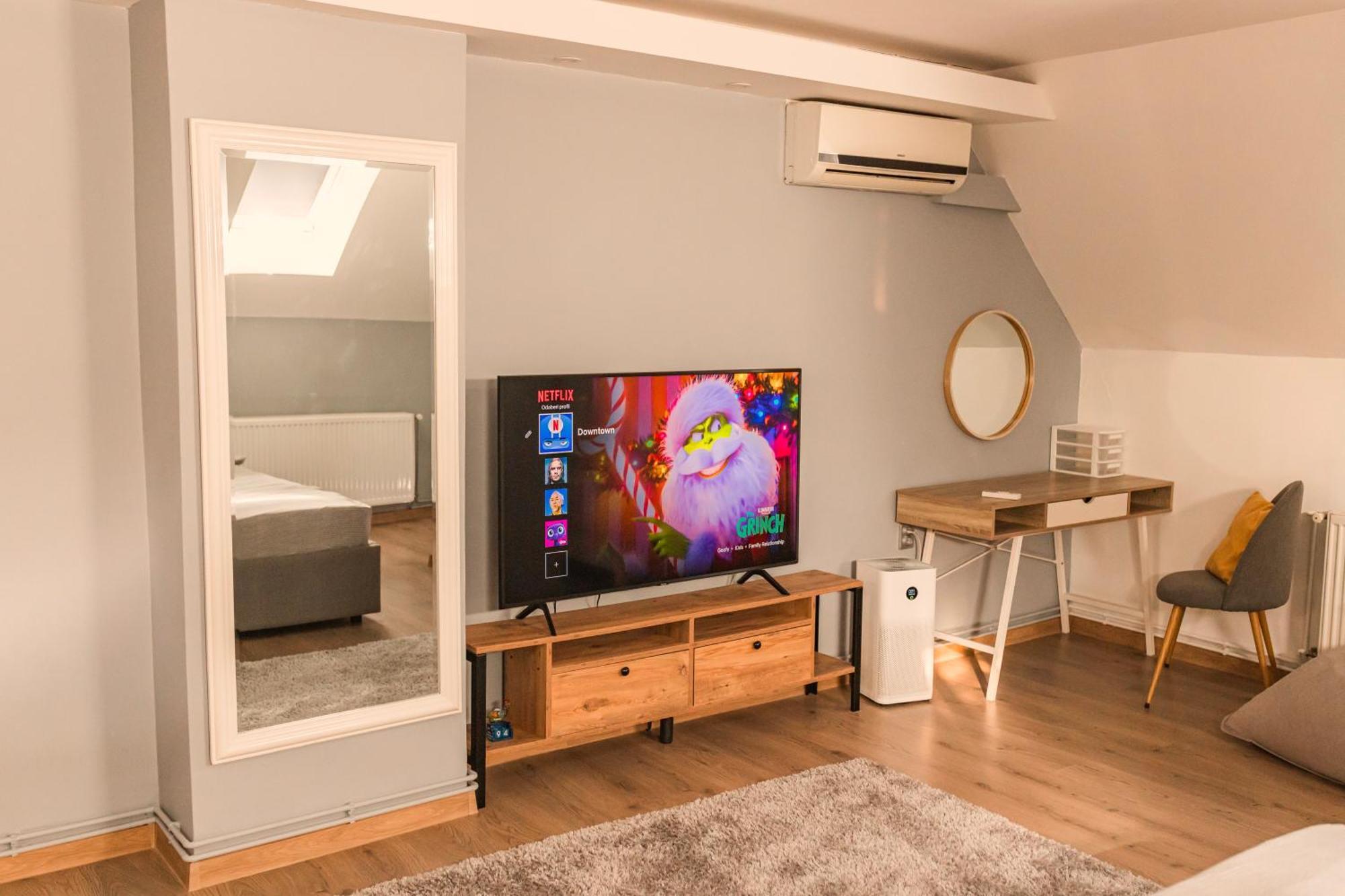 Downtown Apartment ترافنيك المظهر الخارجي الصورة